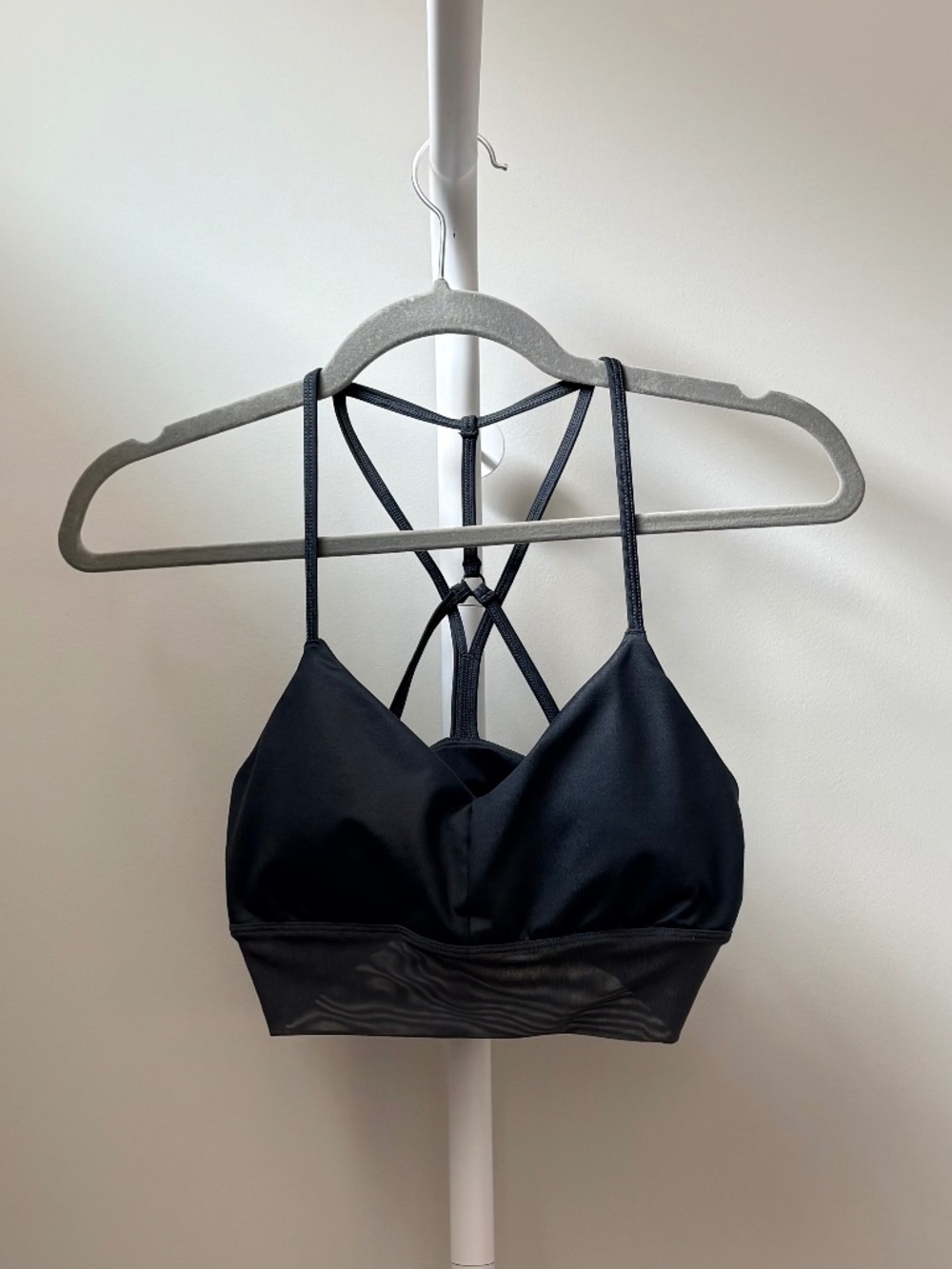 Alo Yoga Lush Bra Black Glossy Black Mesh Sports Bra Size M